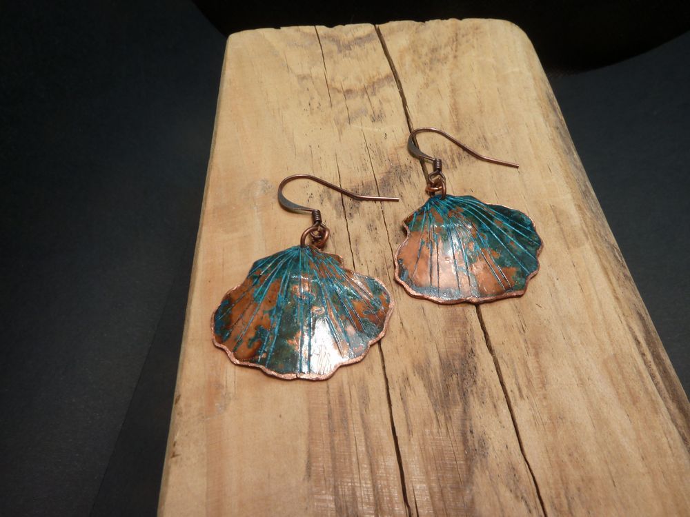 boucles d'oreilles st jacques cuivre oxydé bleu boucles d'oreilles st jacques cuivre oxydé bleu