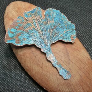 Broche gingko oxydée