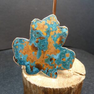 Broche érable oxydée