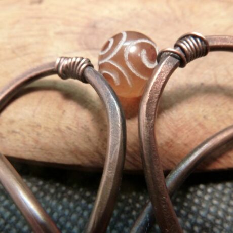 3.310.4 – broche cuivre nu perle