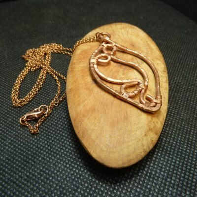 Pendentif cuivre nu