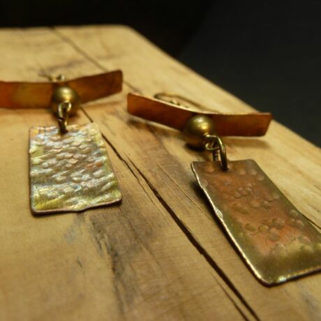 Boucles-pagode-cuivre-martele-perle-2.201.06