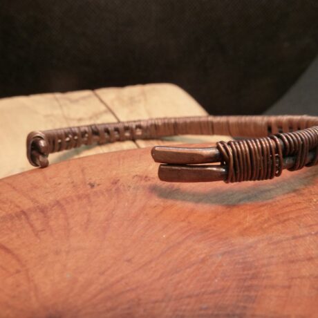Bracelet-fil-cuivre-enroule-3.401.1