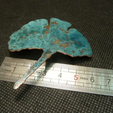 Barette-gingko-en-cuivre-bleu