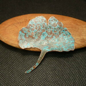 Broche gingko cuivre bleu