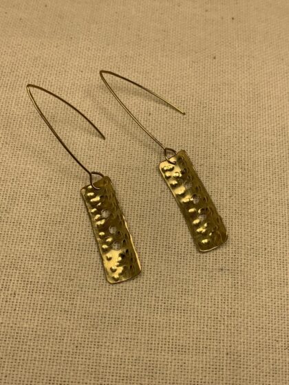 Boucles laiton longues rectangle percé